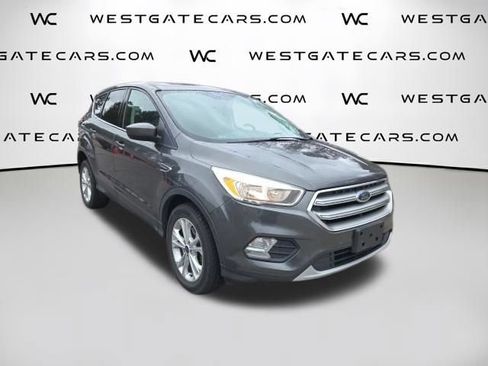 Used 2017 Ford Escape SE FWD image 4