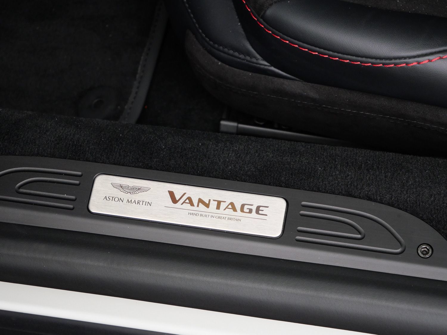 Used 2023 Aston Martin V8 Vantage Roadster RWD image 21