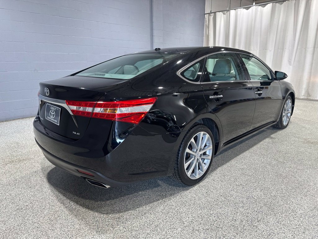 Used 2014 Toyota Avalon XLE Touring FWD image 3