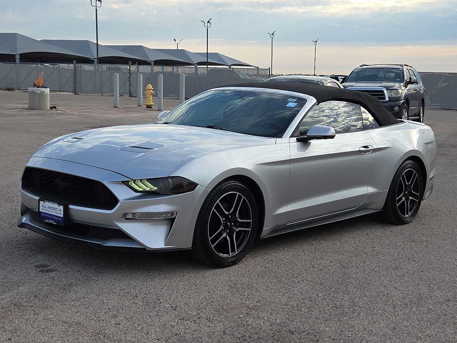 Used 2019 Ford Mustang Premium RWD image 4