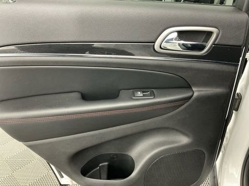 Used 2017 Jeep Grand Cherokee Trailhawk image 9
