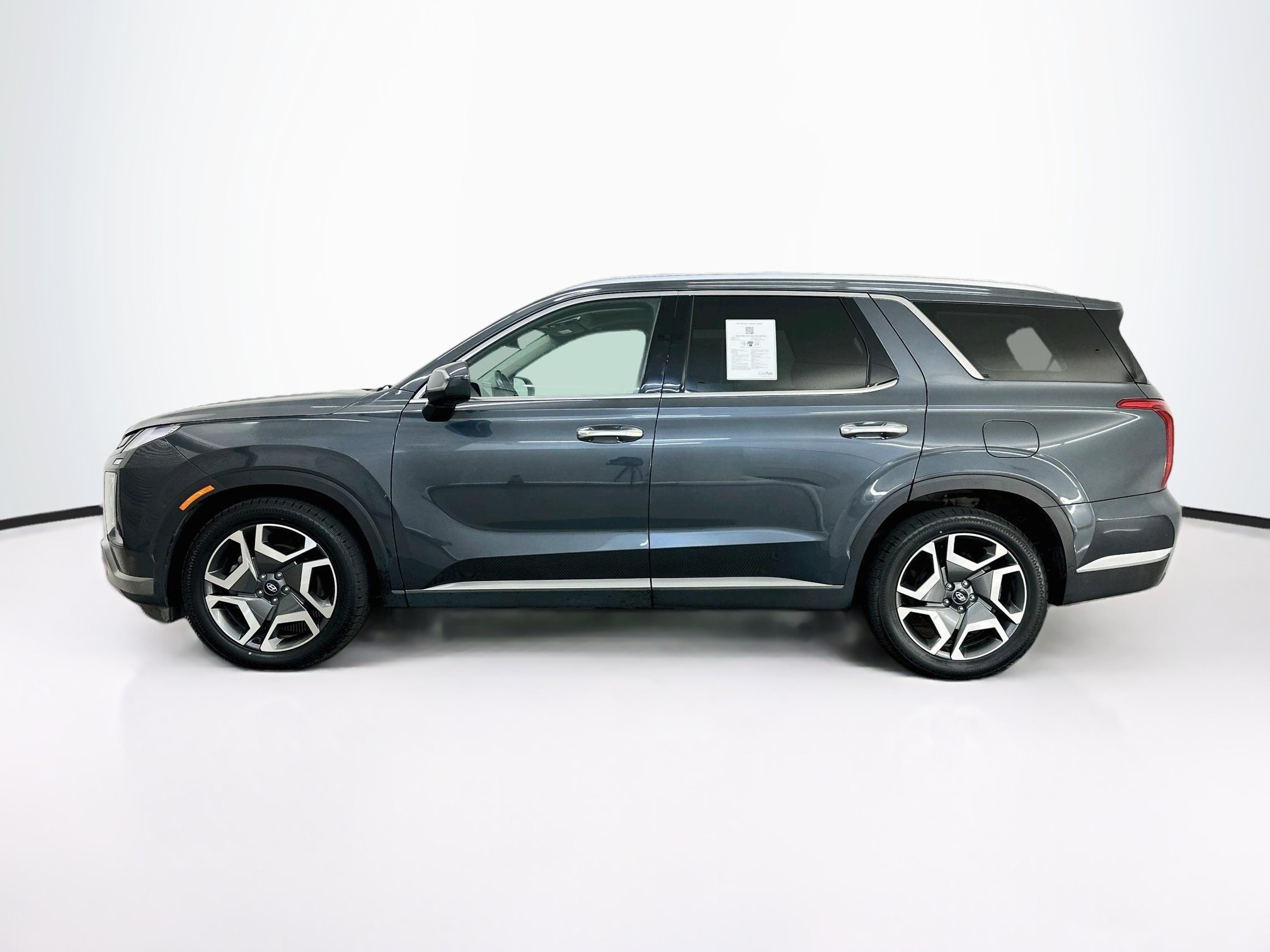 Used 2024 Hyundai Palisade Limited AWD/4WD image 4