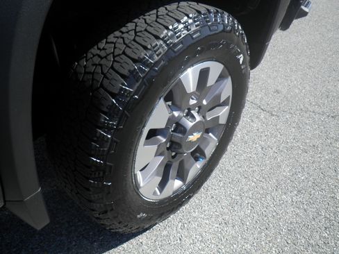 Used 2024 Chevrolet Silverado 2500 Custom w/ Custom Convenience Package image 13