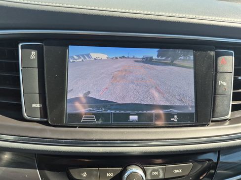 Used 2020 Buick Enclave Essence w/ Sound and Sites Package image 15