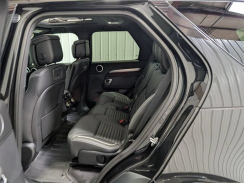 Used 2024 Land Rover Discovery Dynamic SE AWD/4WD image 10