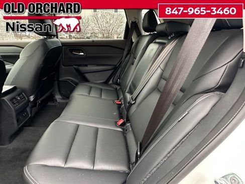 Used 2023 Nissan Rogue SL w/ SL Premium Package image 13