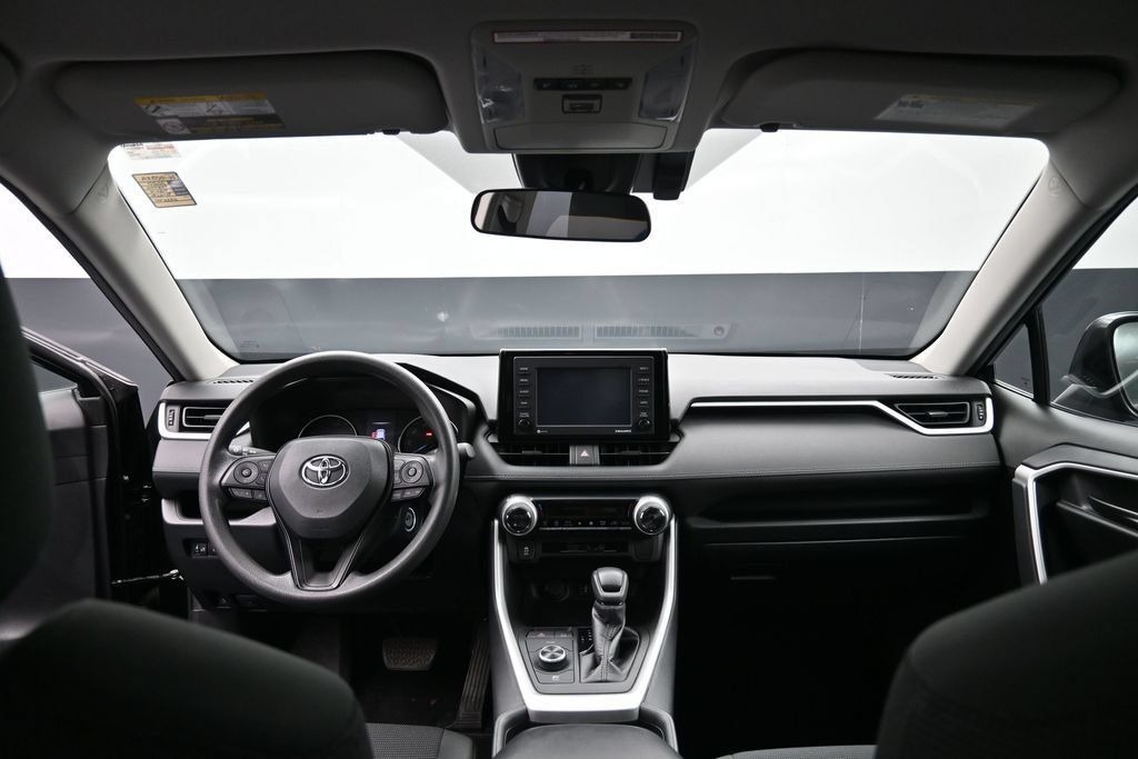 Used 2020 Toyota RAV4 LE w/ Carpet Mat Package AWD/4WD image 25
