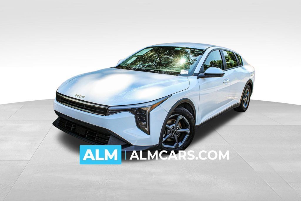 Used 2025 Kia K4 FWD image 1