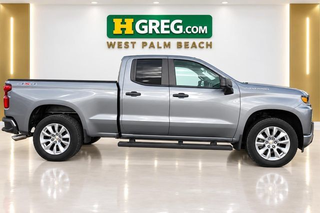 Used 2019 Chevrolet Silverado 1500 Custom w/ Custom Value Package AWD/4WD image 4