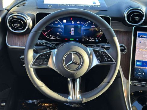 Used 2025 Mercedes-Benz GLC 350e 4MATIC image 11