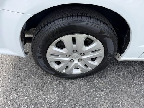 Used 2018 Dodge Grand Caravan SE w/ UConnect Hands-Free Group FWD image 41
