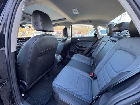 Certified 2025 Volkswagen Jetta SEL image 10