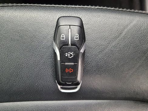 Used 2016 Ford Edge SEL w/ Equipment Group 201A AWD/4WD image 32