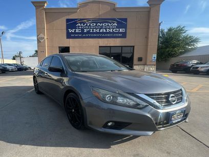 Used 2017 Nissan Altima 2.5 SR w/ Midnight Edition Package