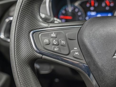 Used 2021 Chevrolet Equinox LT image 21