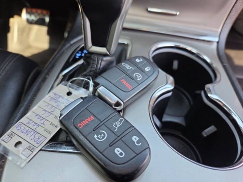 Used 2019 Jeep Grand Cherokee Altitude AWD/4WD image 27