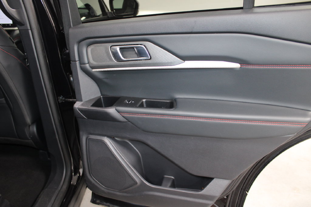 Used 2025 Ford Explorer ST-Line AWD/4WD image 28
