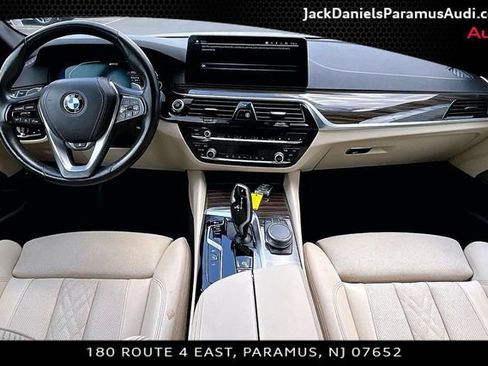 Used 2021 BMW 530e xDrive w/ Premium Package AWD/4WD image 13
