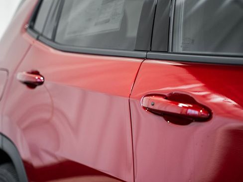 New 2026 Jeep Compass Latitude image 13