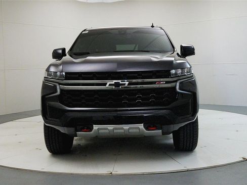 Used 2022 Chevrolet Suburban Z71 w/ Luxury Package image 2