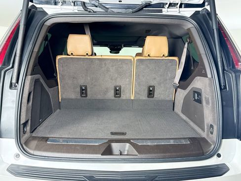 Used 2021 Cadillac Escalade ESV Premium Luxury image 25