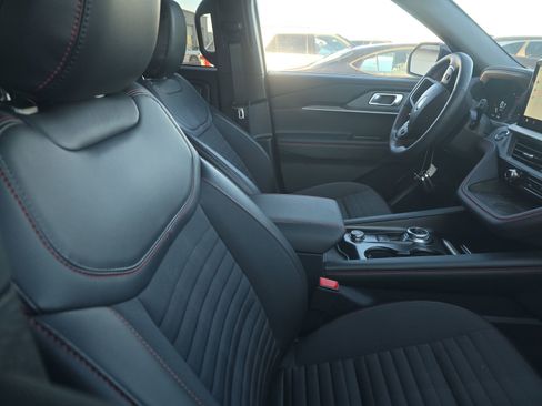 Used 2025 Ford Explorer ST-Line w/ Premium Package image 6