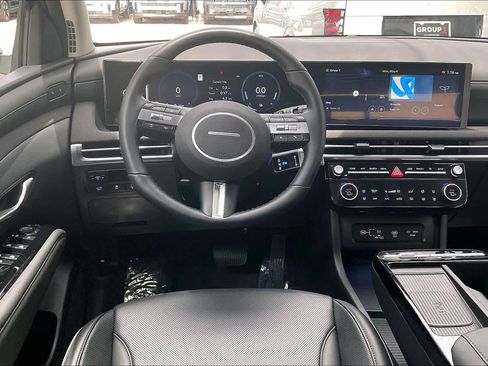 Certified 2025 Hyundai Tucson Limited AWD/4WD image 6