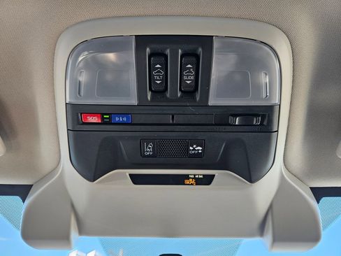 Used 2023 Subaru Crosstrek Hybrid w/ Moonroof Package w/Navigation image 20