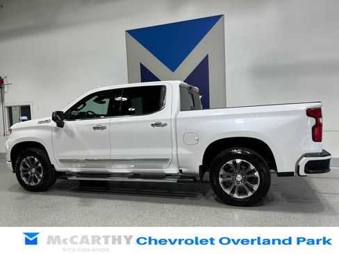 Used 2025 Chevrolet Silverado 1500 High Country w/ Technology Package AWD/4WD image 8