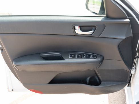 Used 2016 Kia Optima LX FWD image 8