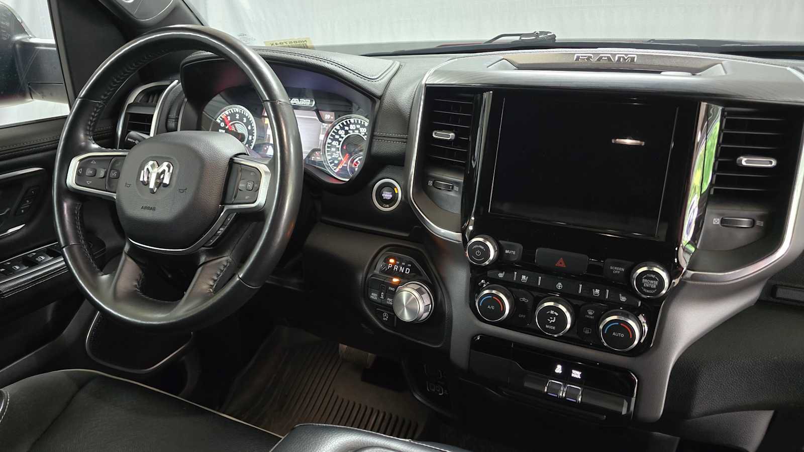 Used 2023 RAM 1500 Laramie AWD/4WD image 11