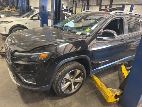 Used 2021 Jeep Cherokee Limited w/ Elite Package image 3