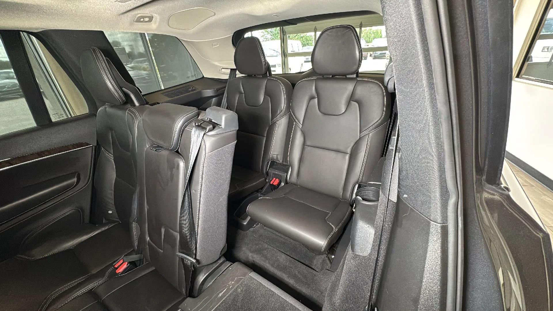 Used 2017 Volvo XC90 T6 Momentum w/ Vision Package AWD/4WD image 27
