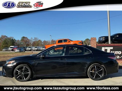 Used 2019 Toyota Camry XSE FWD image 4