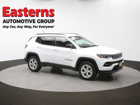 Used 2024 Jeep Compass Latitude AWD/4WD image 46