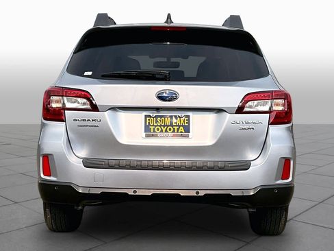Used 2017 Subaru Outback 3.6R Limited AWD/4WD image 4