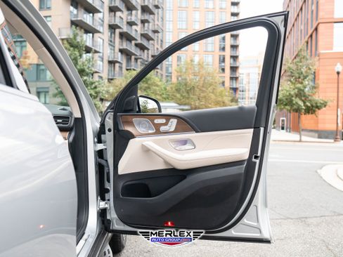 Used 2021 Mercedes-Benz GLS 450 4MATIC image 44