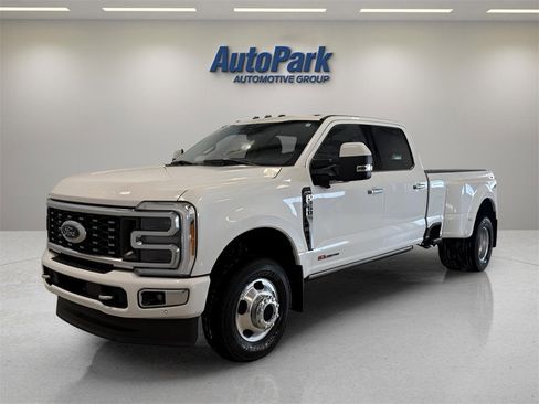 Used 2023 Ford F350 Limited w/ FX4 Off-Road Package image 3