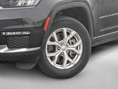 Used 2023 Jeep Grand Cherokee L Limited image 24