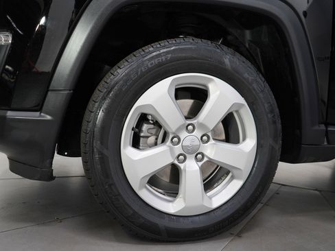 Used 2019 Jeep Compass Latitude w/ Popular Equipment Group image 32