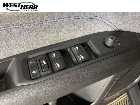 Used 2022 Jeep Compass Latitude w/ Convenience Group AWD/4WD image 13