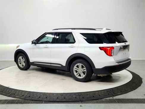 Used 2020 Ford Explorer XLT image 5