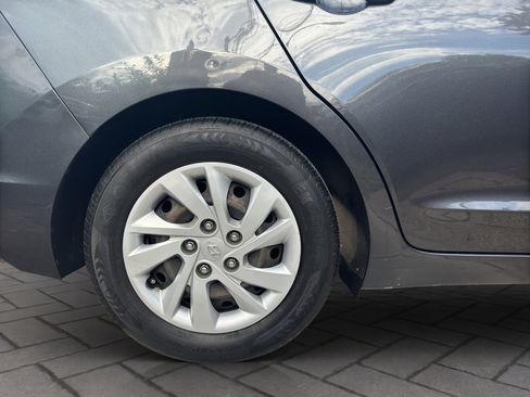 Used 2020 Hyundai Elantra SE image 24