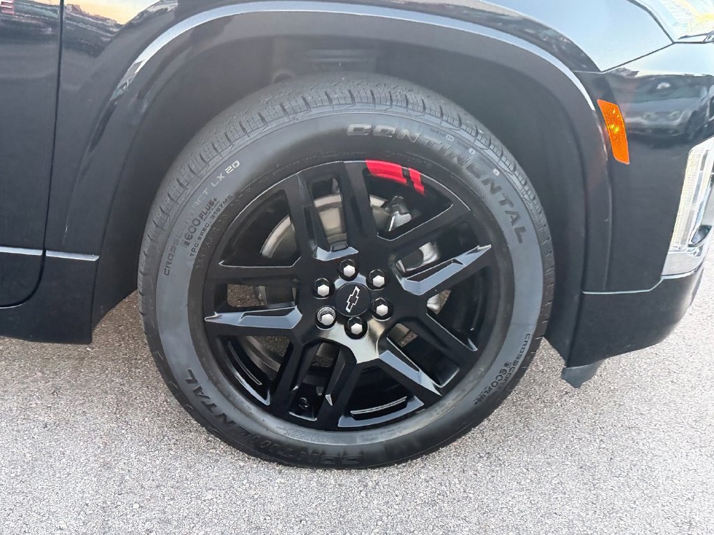 Used 2023 Chevrolet Traverse Premier w/ Redline Edition FWD image 9