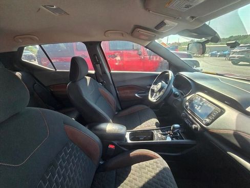 Used 2023 Nissan Kicks SR FWD image 7