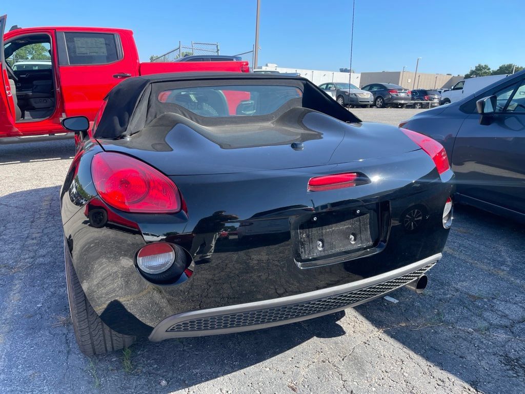Used 2007 Pontiac Solstice Convertible w/ Premium Package RWD image 5