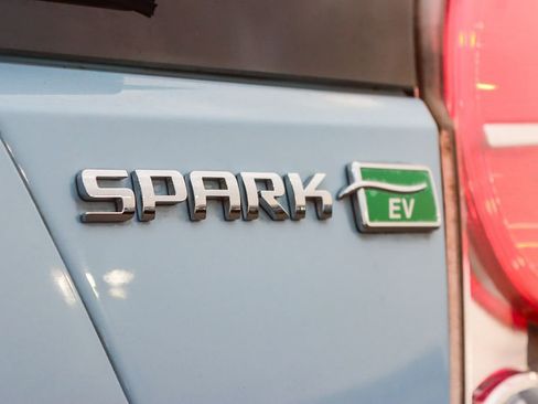 Used 2015 Chevrolet Spark LT image 9