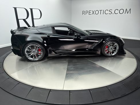 Used 2018 Chevrolet Corvette Z06 RWD image 18
