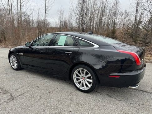 Used 2019 Jaguar XJ R-Sport image 7