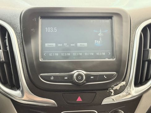 Used 2018 Chevrolet Equinox LS image 32